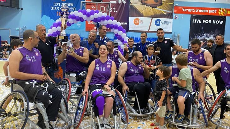 בית הלוחם חיפה מחזיקת גביע המדינה בכדורסל בכיסאות גלגלים