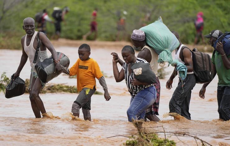 הצפות הרסניות ששטפו את קניה 