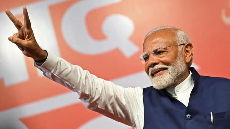 ראש ממשלת הודו נרנדרה מודי חוגג ניצחון ב בחירות