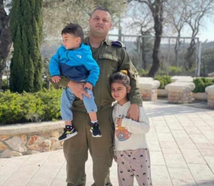  רס"ם זייד מזאריב ז"ל ושני ילדיו