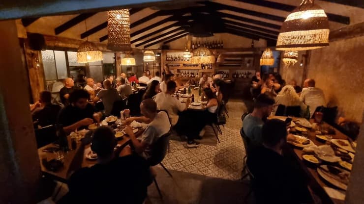 יצאנו לבדוק את חיי הלילה של אילת