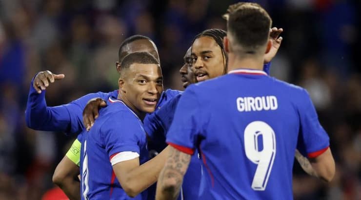 קיליאן אמבפה חוגג