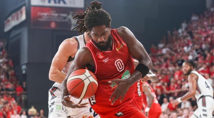 ג'ון הולנד נאבק (שחר גרוס) ג'ון הולנד נאבק