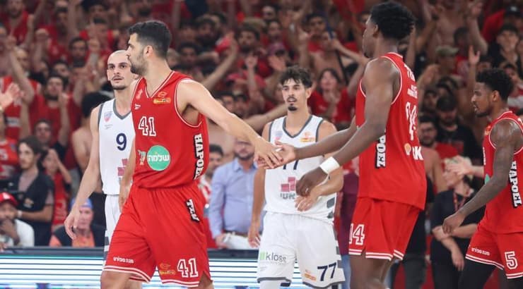 אקסבייר מנפורד ותומר גינת חוגגים (שחר גרוס) אקסבייר מנפורד ותומר גינת חוגגים