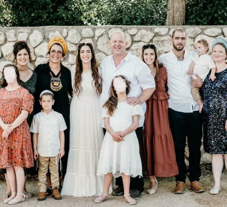 ''יש המון אתגרים, אבל הדברים הטובים עולים על הכול''. משפחת שגיא (צילום: אלבום ביתי) משפחת שגיא