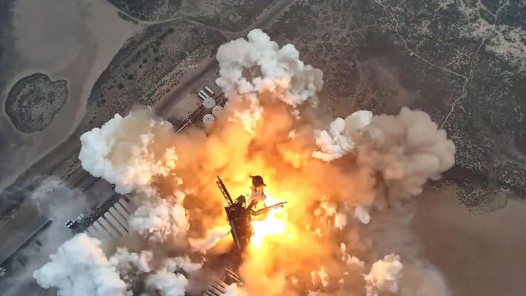 ספינת החלל שתי שניות לאחר השיגור