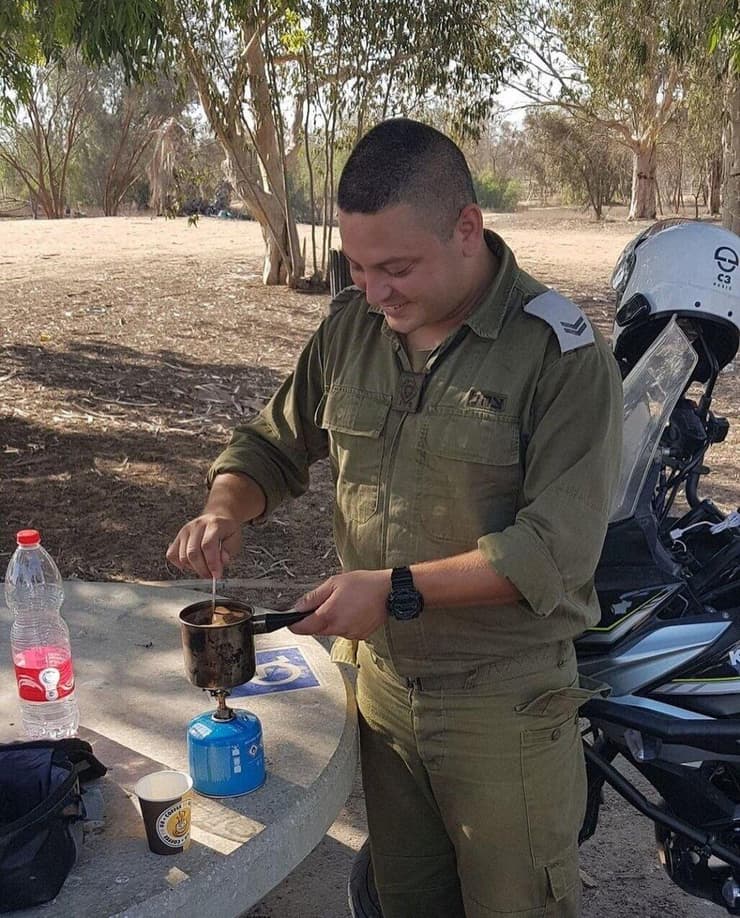 רס"ב זייד מזאריב ז"ל. הגרי ספד ושיבח את גדוד הסיור הבדואי: "לקח חלק משמעותי בלחימה - ושילם גם מחירים כבדים" רס״ב זייד מזאריב ז״ל