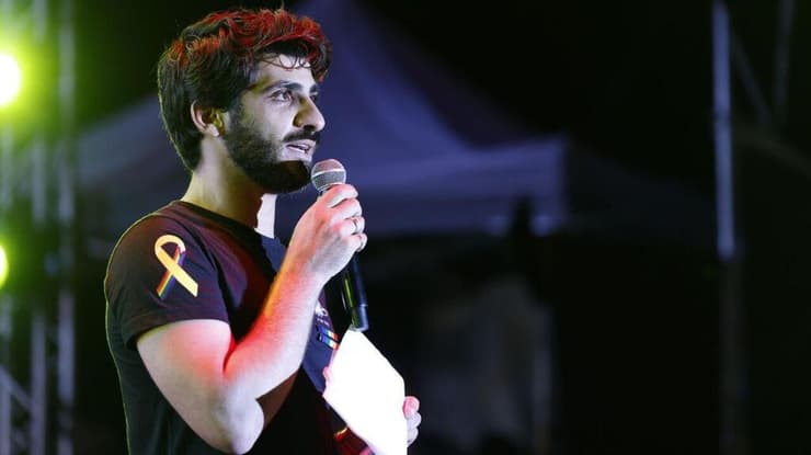 עומר אוחנה בעצרת הגאווה בתל אביב, גן צ'ארלס קלור