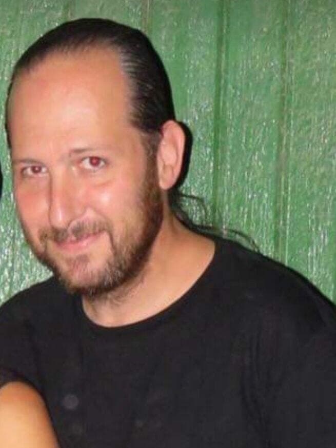 טום דננברג, מפונה מקיבוץ נחל עוז