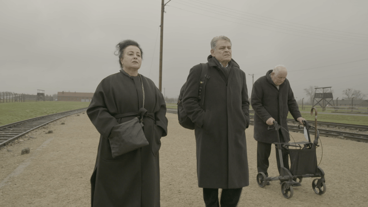 מתוך "צילו של המפקד"