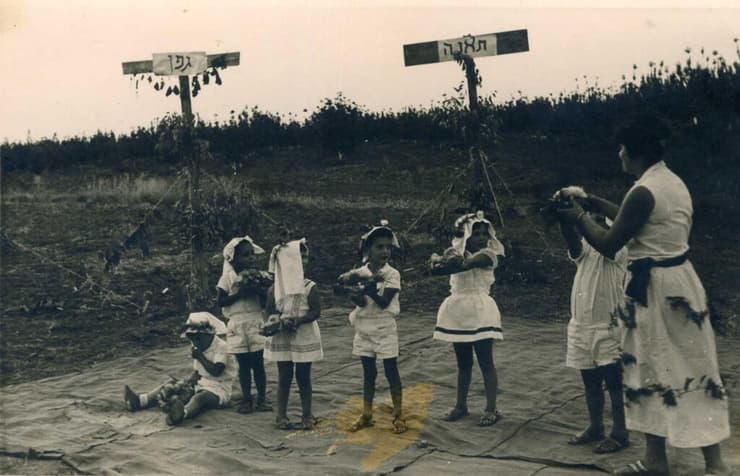 חגיגות שבועות בנחל עוז