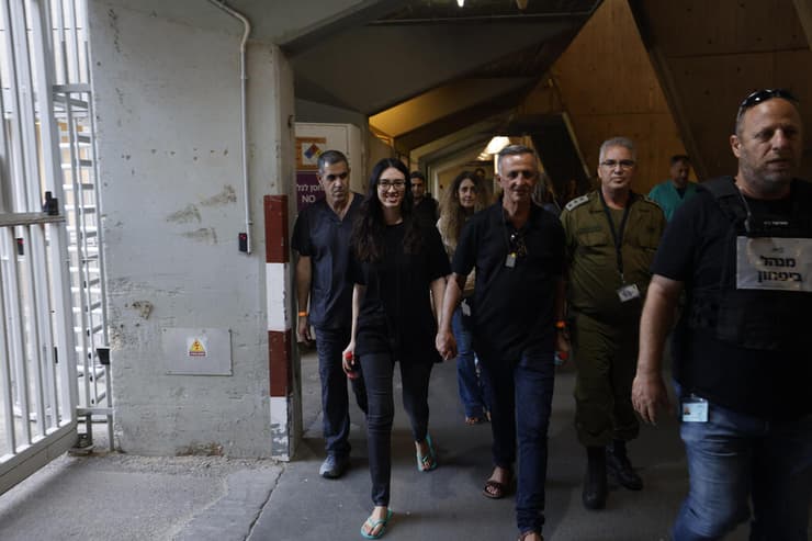 החטופים שחזרו מהשבי במבצע ארנון
