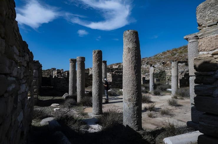 שרידים עתיקים באי דלוס, שנמצאים בסכנה עקב שינויי האקלים