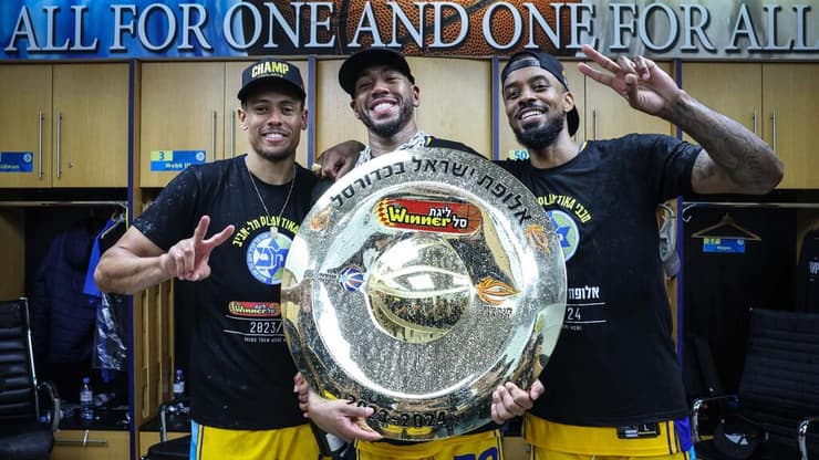 בראון, קולסון ובולדווין (צילום: עוז מועלם) האליפות של מכבי