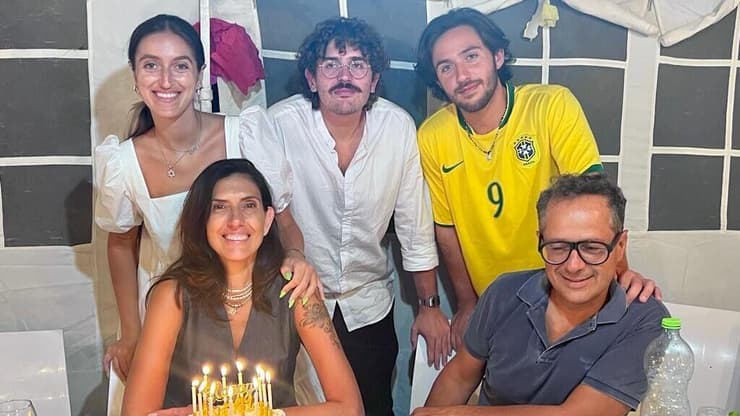 התמונה המשפחתית האחרונה לפני שעומר נחטף ביום ההולדת של שלי, אימו