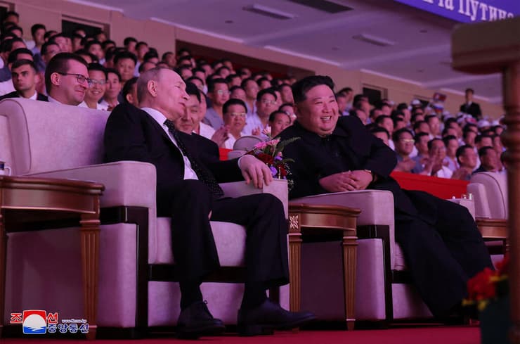 ולדימיר פוטין ביקור אצל קים ג'ונג און צפון קוריאה