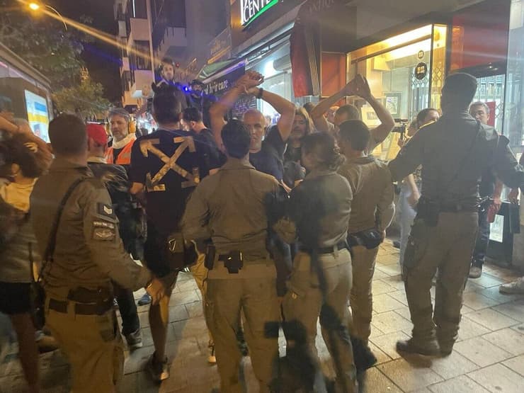 מחאה נגד הממשלה מול בית ז'בוטינסקי בתל אביב