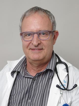 פרופ' איציק לוי, מנהל מרפאת איידס וסקר מחלות מין במרכז הרפואי שיבא תל השומר