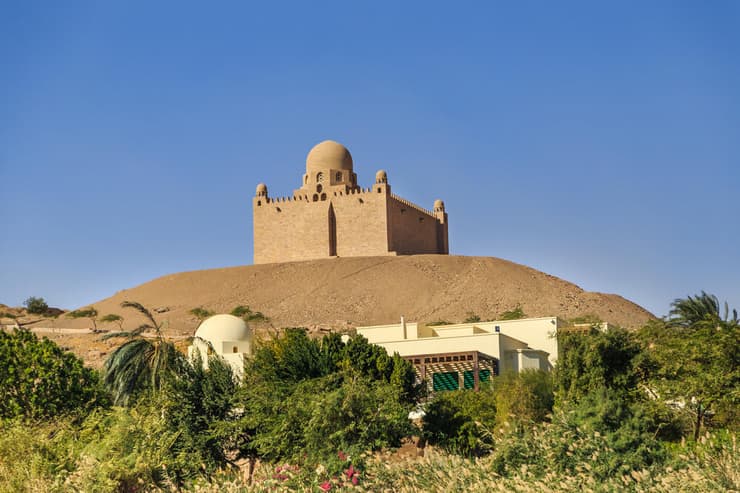 המאוזוליאום של אגא ח'אן השלישי במצרים