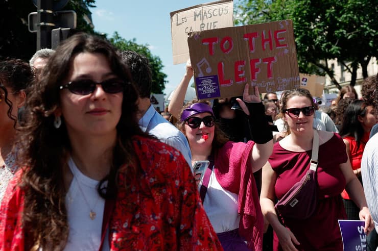 פריז צרפת הפגנה מחאת נשים נגד הימין הקיצוני 