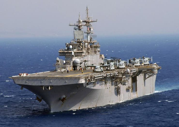 ספינה USS WASP צרעה של צבא ארה"ב