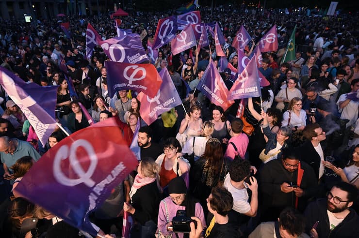 צרפת בחירות פרלמנט מפגינים מה שמאל ב כיכר הרפובליקה פריז