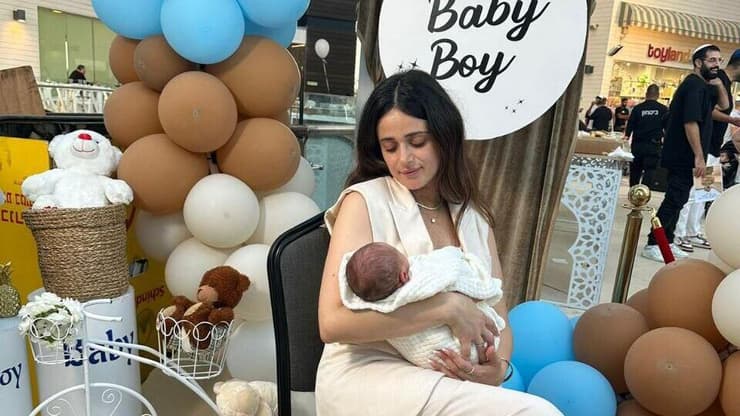 האלמנה ענבר והתינוק עוז-ישראל. "טל היה נוכח לצידי" האלמנה ענבר