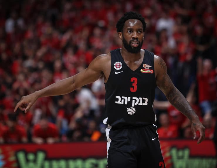 חזר להתאמן בהפועל ירושלים אחרי ששהה שבועיים בארה"ב. קרינגטון (צילום: עוז מועלם) קרינגטון