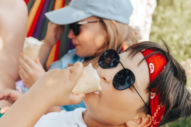 קיץ ילדים שמש חופש גלידה
