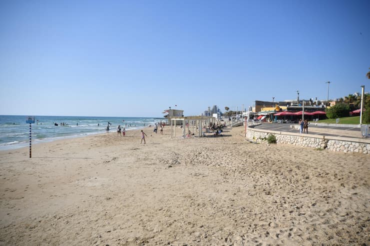 חוף בדרום חיפה