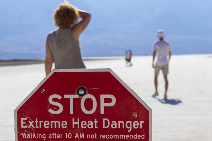 שלטי אזהרה מפני מהחום הכבד בארה"ב