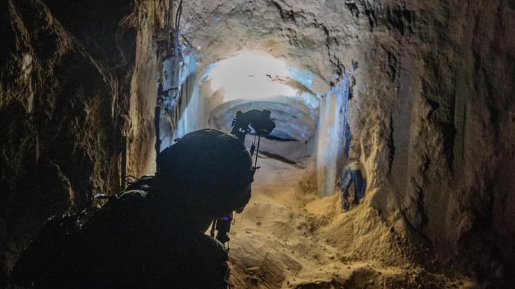 תיעוד השמדת תוואי מנהרה ממנה ניסו לחדור מחבלי חמאס בחודש יוני האחרון