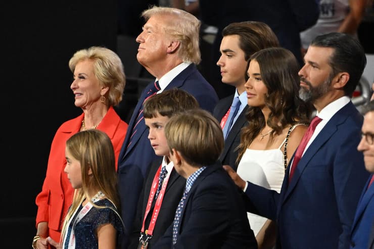 ארה"ב ועידה רפובליקנית ארצית דונלד טראמפ עם ילדיו ו נכדיו