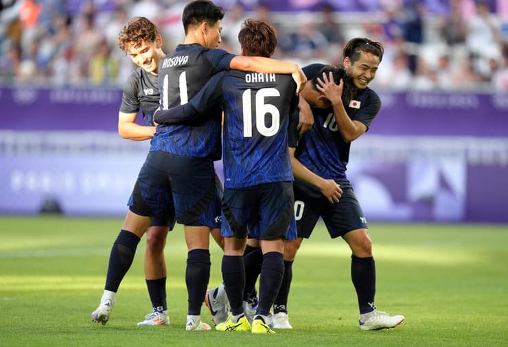 הצהרת כוונות בבית הישראלי. היפנים חוגגים (צילום: Juan Manuel Serrano Arce/Getty Images) נבחרת יפן