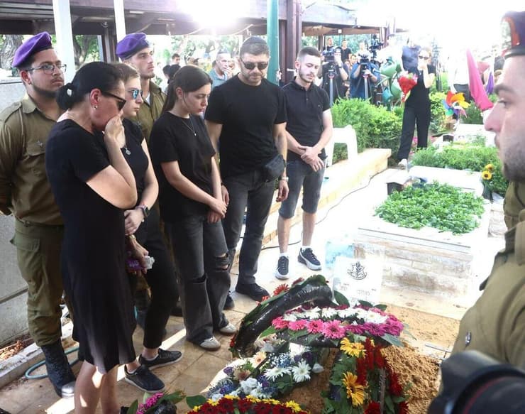הלווייתו של סמל קיריל ברודסקי ז"ל בבית העלמין קריית שאול