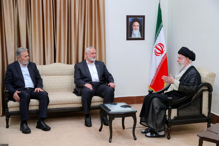 טהרן איראן האייתוללה עלי חמינאי פגישה עם מנהיג חמאס איסמעיל הנייה