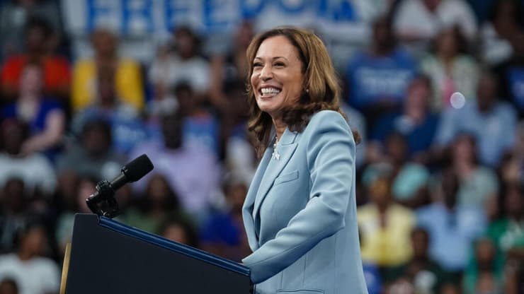 קיבלה אישור נדיר. קמלה האריס עצרת בחירות אטלנטה ג'ורג'יה ארה"ב (צילום: Elijah Nouvelage / AFP) קמלה האריס עצרת בחירות אטלנטה ג'ורג'יה ארה"ב