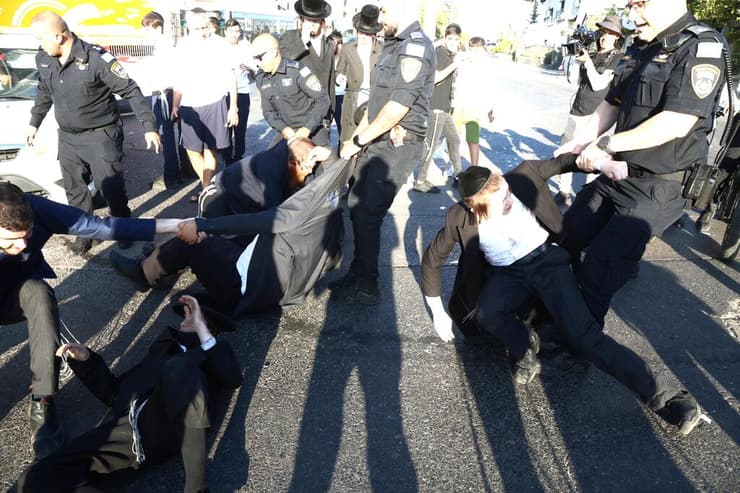 הפגנת החרדים בכביש 4