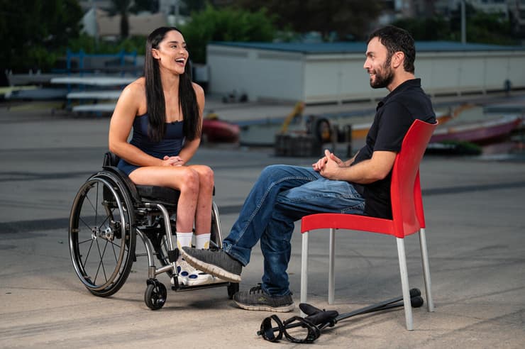 ברגע אחד קטן שניהם חשבו שחייהם נגמרו. נועם גרשוני וטליה אילת (צילום: בני דויטש) ברגע אחד קטן שניהם חשבו שחייהם נגמרו. נועם גרשוני וטליה אילת