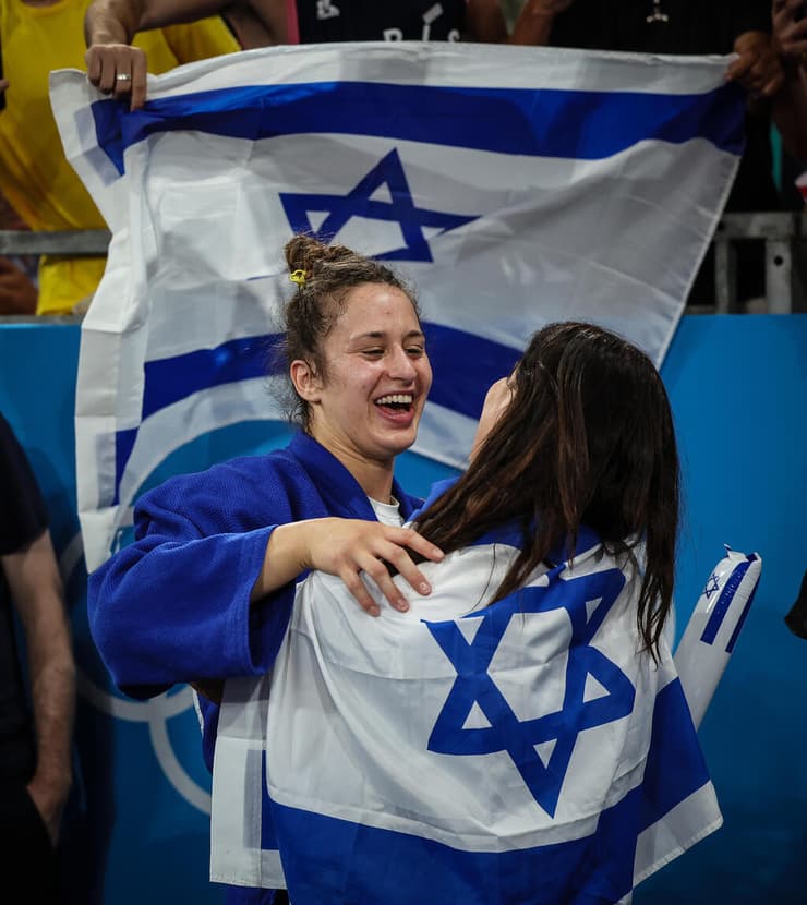 לניר מאושרת. "אני יודעת שאני יכולה לנצח כל אחת, והיום זה הקרנבל שלי" (צילום: עוז מועלם) ענבר לניר