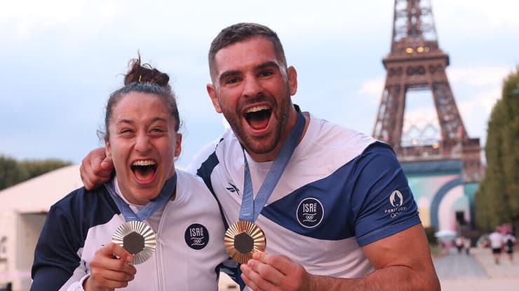 פתחו את הסכר. לניר ופלצ'ק (צילום: עוז מועלם) ענבר לניר ופיטר פלצ'ק לאחר התחרות