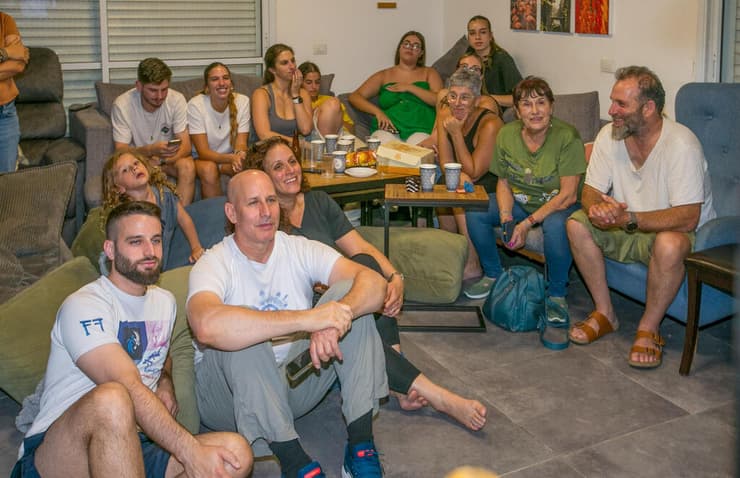 משפחת לניר ביהוד (עידו ארז) משפחת לניר