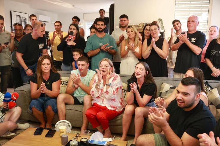 חגיגות בבית משפחת הרשקו (צילום: דנה קופל) חגיגות בבית משפחת הרשקו