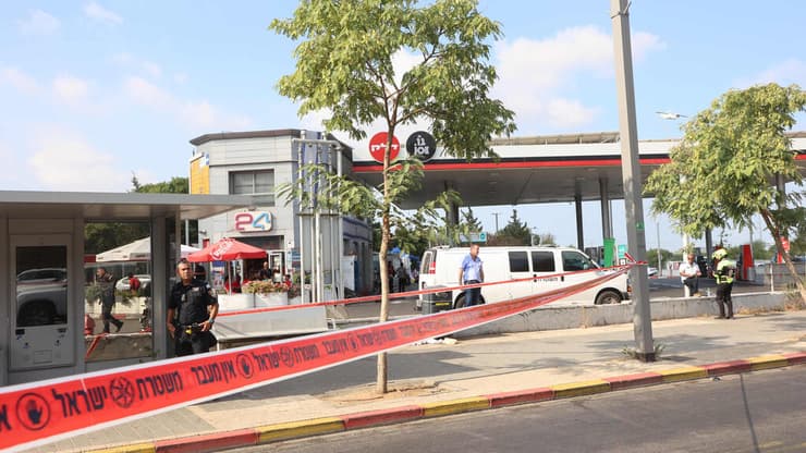 זירת הפיגוע (צילום: GIL COHEN-MAGEN / AFP) זירת הפיגוע