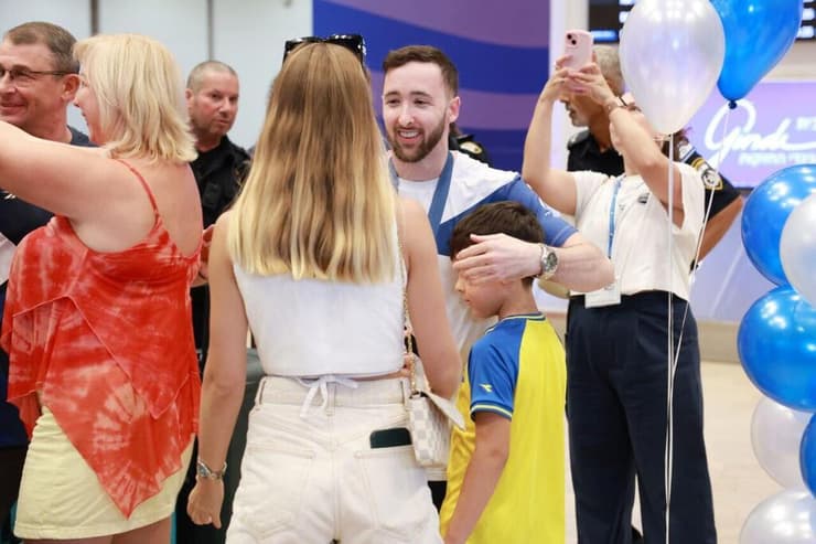 קבלת פנים ארטיום דולגופיאט