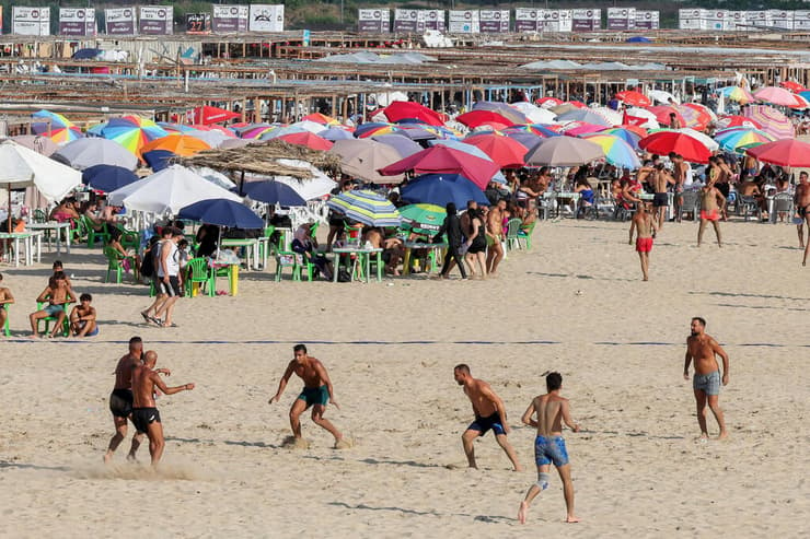 חוף הים צור בלבנון בזמן ההסלמה במלחמת צה"ל-חיזבאללה