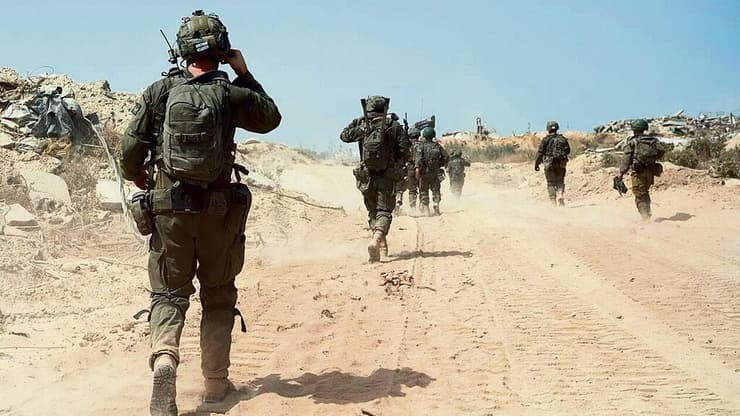 גבולות הסמכות של הצנזור הצבאי היטשטשו? חיילי צה"ל בעזה (צילום: דובר צה"ל) חיילי צה"ל בעזה