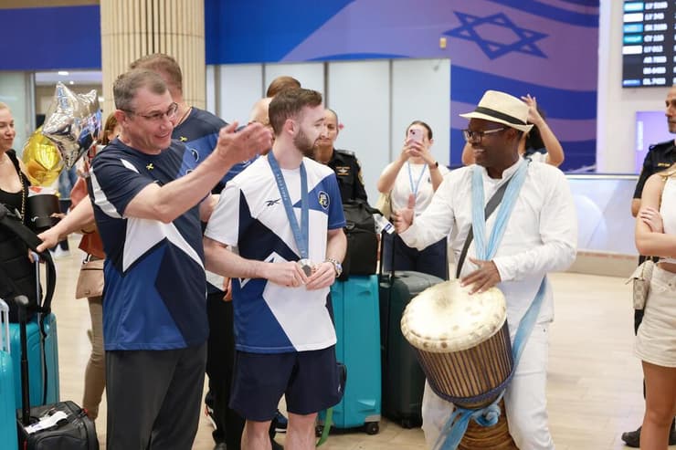 קבלת פנים ארטיום דולגופיאט