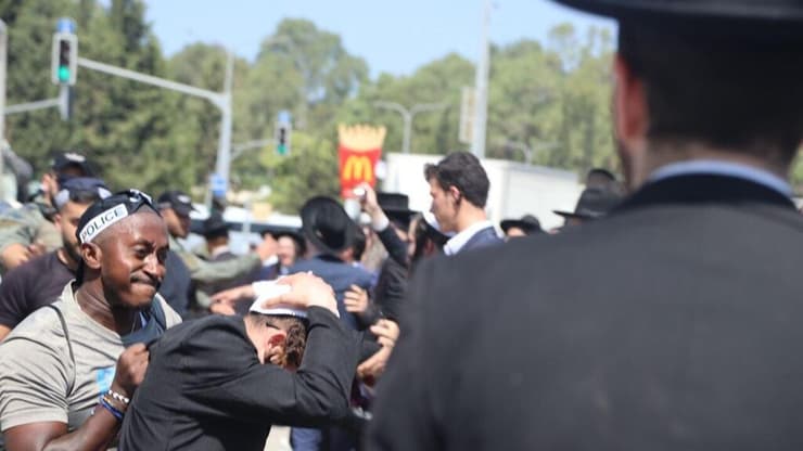 מחאת חרדים מול הבקו"ם