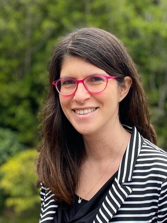 ד"ר מיכל צרפתי מומחית לאונקולוגיה קלינית, מנהלת היחידה לגידולי מערכת השתן והמין במכון האונקולוגי במרכז הרפואי שיבא תל השומר